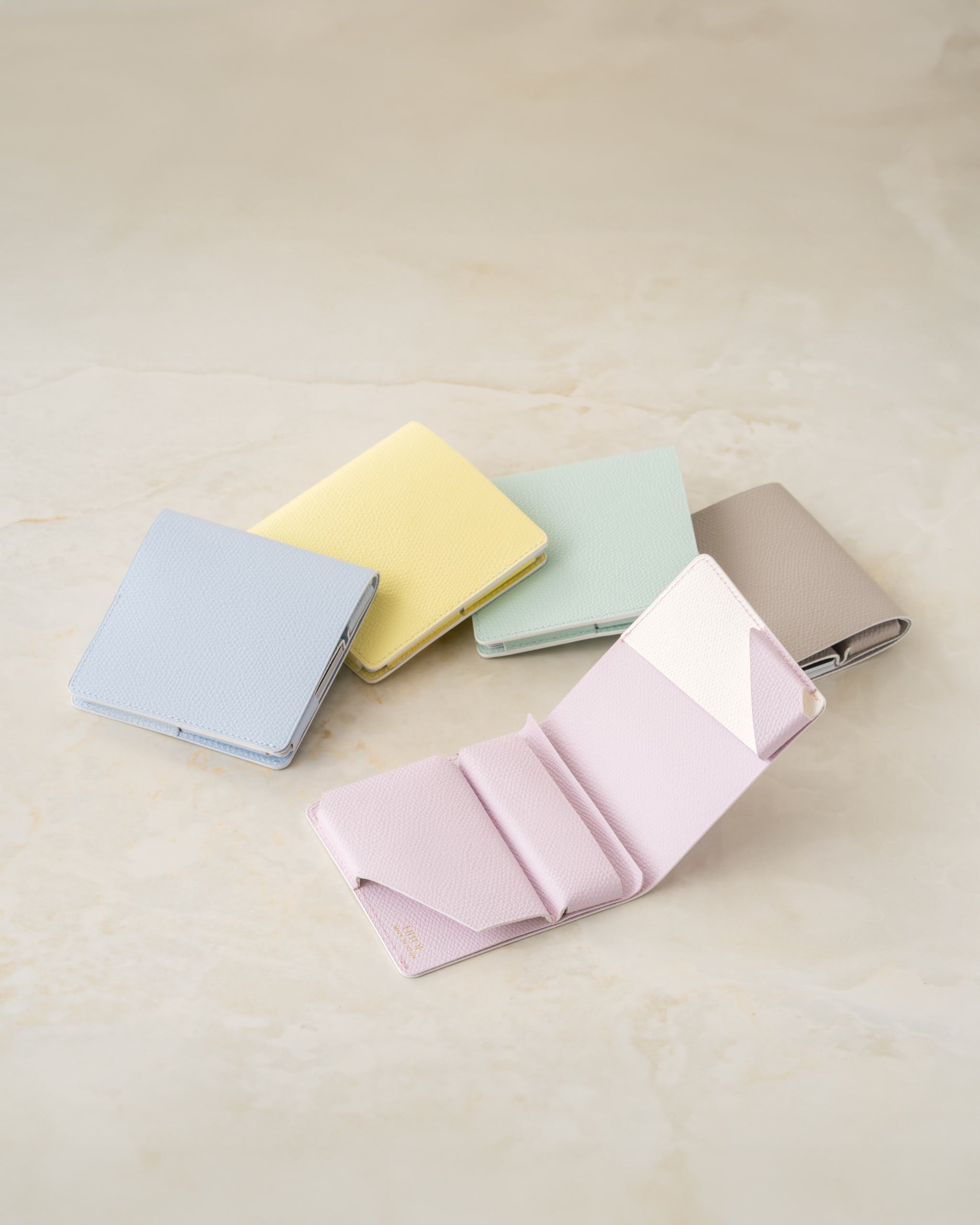 空気のような軽やかさ Hitoe® Fold Aria - Bouquet - | 想いを束ねる花束のように
